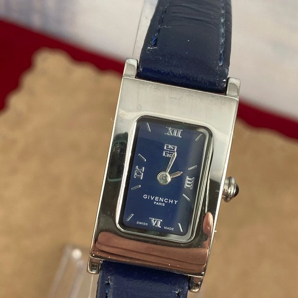Vintage Givenchy Paris Quartz Ladies Watch - Picture 2 of 9